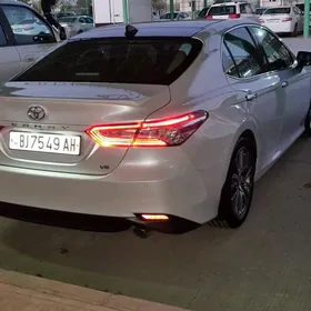 Toyota Camry 2018