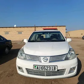 Nissan Versa 2012