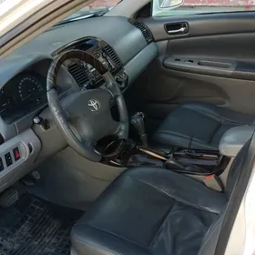 Toyota Camry 2004