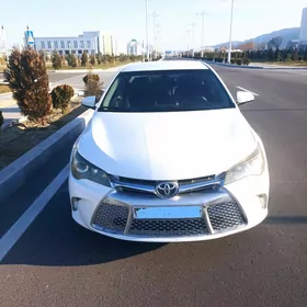 Toyota Camry 2017