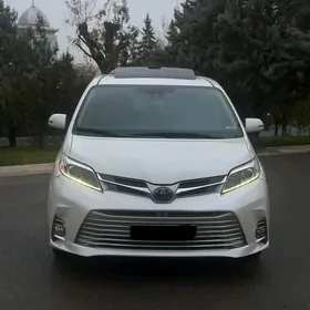 Toyota Sienna 2018