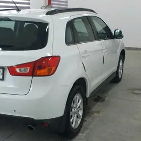 Mitsubishi Outlander 2013