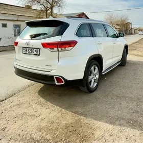 Toyota Highlander 2016