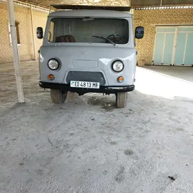 UAZ 452 1987