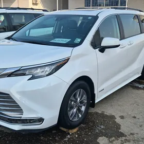 Toyota Sienna 2021