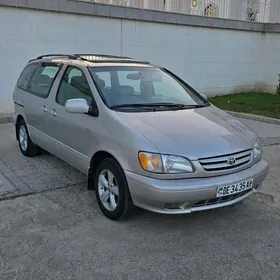 Toyota Sienna 2002