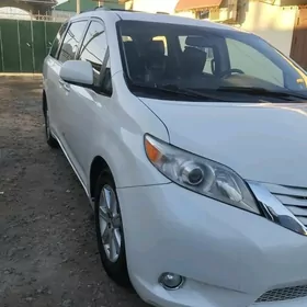 Toyota Sienna 2011