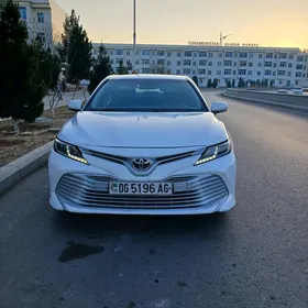 Toyota Camry 2019