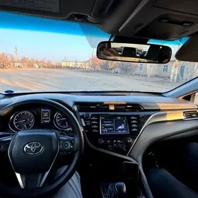 Toyota Camry 2018