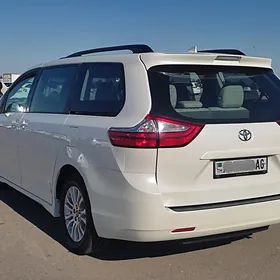 Toyota Sienna 2019