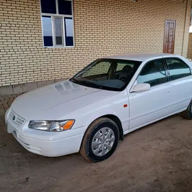 Toyota Camry 1999