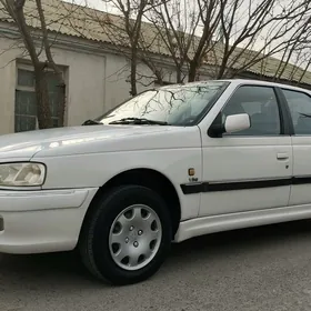 Peugeot 405 2009