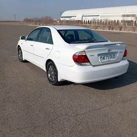 Toyota Camry 2004