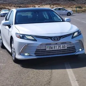 Toyota Camry 2021