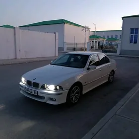 BMW E39 2001