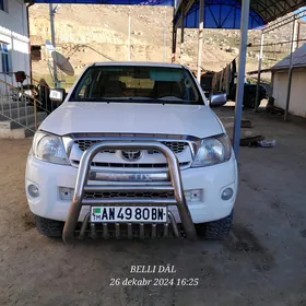 Toyota Hilux 2011