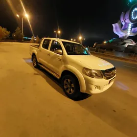 Toyota Hilux 2013