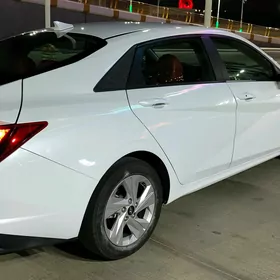 Hyundai Elantra 2022