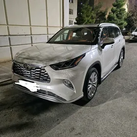 Toyota Highlander 2020