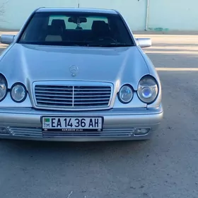 Mercedes-Benz E320 1996