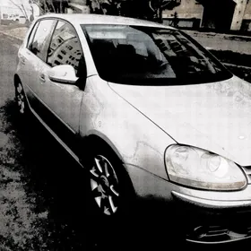 Volkswagen Golf 2004