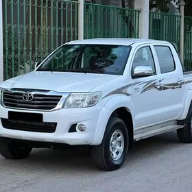 Toyota Hilux 2015