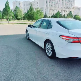 Toyota Camry 2018