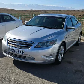 Ford Taurus 2010