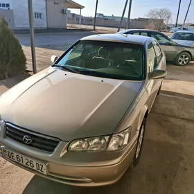 Toyota Camry 2000