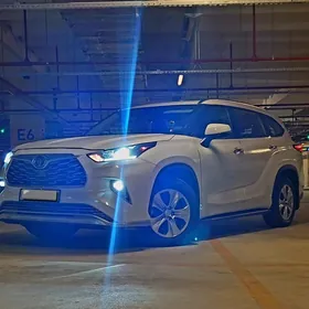 Toyota Highlander 2020