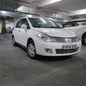 Nissan Versa 2012