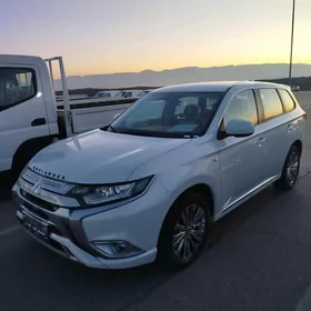 Mitsubishi Outlander 2022