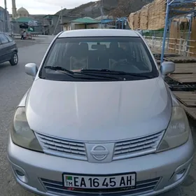 Nissan Versa 2011