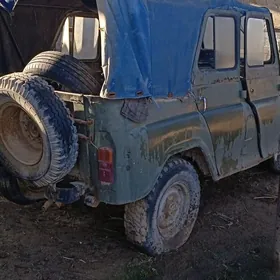 UAZ 452 1988