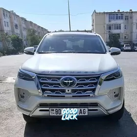 Toyota Fortuner 2022