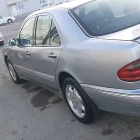 Mercedes-Benz E320 1996