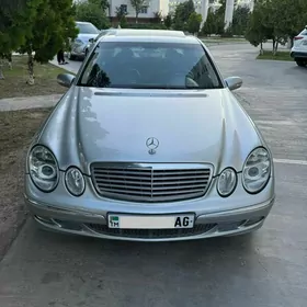 Mercedes-Benz E320 2003