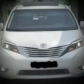 Toyota Sienna 2010