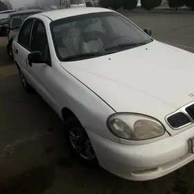 Daewoo Lanos 1998