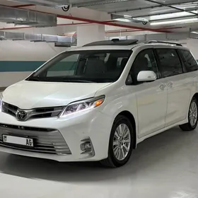 Toyota Sienna 2019