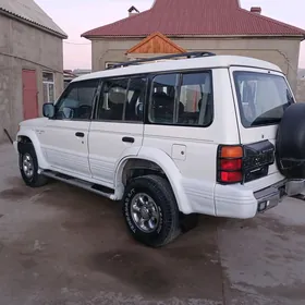 Mitsubishi Montero 1995