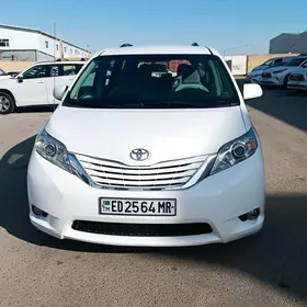 Toyota Sienna 2013