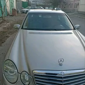 Mercedes-Benz E320 2003