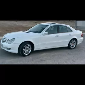 Mercedes-Benz E350 2005