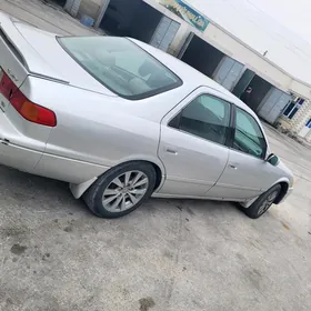 Toyota Camry 2001