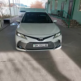 Toyota Camry 2019