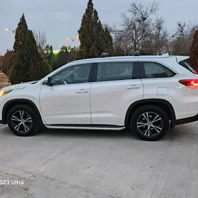 Toyota Highlander 2018