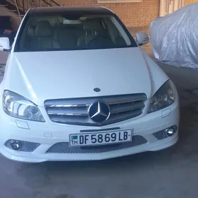 Mercedes-Benz C300 2010