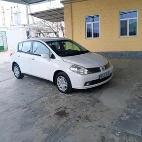 Nissan Versa 2010