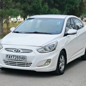 Hyundai Accent 2013